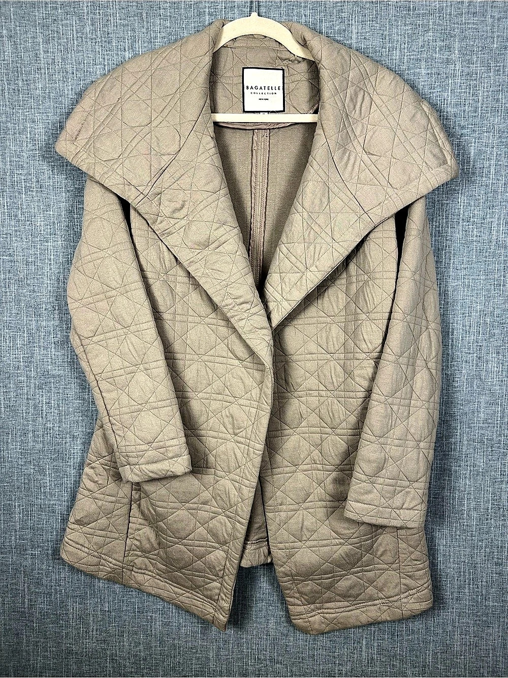 Bagatelle Quilted Jacket in Beige Size Medium Like New